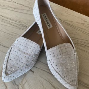 Steve Madden Feather studded loafer size 8.5 light grey suede